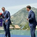 On je borac, snažan i jak lider: Vučić o atentatu na Fica - Potresen sam