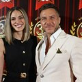 Saša Kovačević rešio da se ženi: Pevač planira da radi na bebi, pojavio se sa partnerkom, i otkrio sve detalje