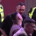 Gastoz nasrnuo na Bebicu, udario ga u glavu: Zamaglili kamere, pa prekinuli program! Jezive scene u Eliti