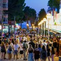 Kokteli na popularnom letovalištu nose ozbiljne zdravstvene rizike: Policija upozorila turiste, može biti opasno