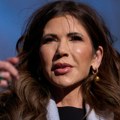 Kristi Noem pod lupom Trampa: Tektonske promene posle ubistva u Mineapolisu, sud naložio direktoru ICE da se pojavi pred sudom