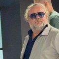 Uhvatili smo Željka Šašića na aerodromu: Sam vuče kofer, ne skida naočare, a evo u kakvom je izdanju sleteo