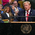 Tramp prekinuo govor zbog Melanije, pogledajte njenu reakciju! Iznenadio sve na Generalnoj skupštini UN, usledio aplauz (video)…