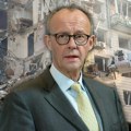 Merc se igra sa životom usred kijevskog pakla! Rusi udarili na ključni most dok je nemački kancelar u gradu: Odjeknula…