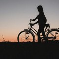 Biciklističkom vožnjom u Beogradu obeležen mesec podizanja svesti o raku dojke