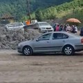 Nova drama kod Kaknja: Meštani ponovo blokirali rudarske mašine (video)