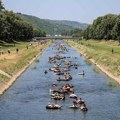 "Rafting na Nišavi" - spust unutrašnjim gumama za vikend u Pirotu