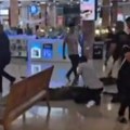 Teroristički napad u tržnom centru u Izraelu Pogledajte snimak kako jedan od povređenih "neutrališe" teroristu (video)