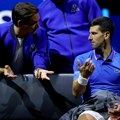 "Novak se krio u skloništima, a Federer je odrastao u srećnoj zemlji" Cicipasova majka iznenadila izjavom: Đoković je…