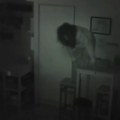 Hrana je misteriozno nestajala iz kuhinje, pa je postavio kameru: Kad je pogledao snimak, potpuno se izbezumio
