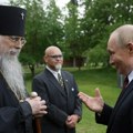 (Foto, video): Evo šta je Putin uradio na Aljasci odmah posle sastanka sa Trampom: U Ameriku poneo ikonu pravoslavnog…