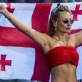 Da li je ovo najatraktivnija navijačica na evrobasketu? Gruzijka "kida" izgledom, krst dominira ispod grudi