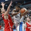 Janis Adetokumbo umesto da komentariše Šengunovu kritiku, održao lekciju iz lepog ponašanja