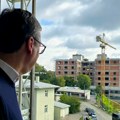 Vučić obilazi radove na sanaciji i adaptaciji porodilišta Višegradska