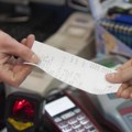 Evo gde se jedino ispravno smeju bacati računi iz prodavnice: Dozvoljeno je samo jedno mesto, ne idu gde i papir