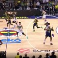 (VIDEO) Kakav majstor: Iznudio faul za tri na svojoj polovini!