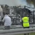 Izgoreo kamion na auto-putu (video)