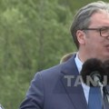 "Kriv most? Kriv mu nos!" Vučić: "Upotrebna dozvola izdata pre mesec dana" (foto)