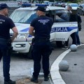 (Foto, video) Prvi snimci sa mesta pucnjave na Novom Beogradu: Ranjen vlasnik lokala, pre tri i po meseca na istom mestu…