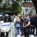 (Foto, video) Prvi snimci sa mesta pucnjave na Novom Beogradu: Ranjen vlasnik lokala, pre tri i po meseca na istom mestu…