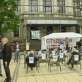 Zbog stolica koje su studenti pozajmili od Doma omladine, pa potom optuženi za krađu, zaposleni u ovoj ustanovi dobio otkaz