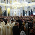 Više od 800.000 vernika se poklonilo velikoj svetinji: Patrijarh Porfirije predvodi ispraćaj Pojasa Presvete Bogorodice