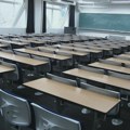 Osmaci koji nisu polagali završni ispit u junskom roku danas polažu test iz srpskog jezika
