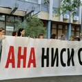 Saslušana studentkinja kojoj je slomljena vilica ispred SNS prostorija, prepoznala napadača