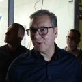 Razbijen izlog na prostorijima SNS-a u centru Beograda, Vučić zapretio demonstrantima