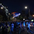 Protest u Beogradu završen sa 16 minuta tišine, demonstranti se suočili sa policijom kod RTS-a