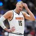 Pivo, radost, pa suze: Nikola Jokić stigao u Srbiju, a tamo... (video)