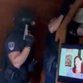 Predstavio se kao taksista, pa ih oteo i držao vezane na tavanu! Saslušani muškarci osumnjičeni za otmicu u Beogradu: Tukli ih…