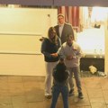 (FOTO) Prisalice SNS-a se fotografisale sa "kartonskim Vučićem" nakon skupa u Nišu