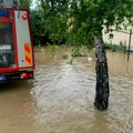 Spasili osobu iz poplavljenog traktora: Vatrogasci imaju pune ruke posla zbog poplava širom Srbije