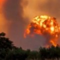 Najdramatičniji snimak eksplozije u Grčkoj Vatrena pečurka vinula u nebesa, zemlja počela da se trese (video)