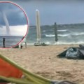 Tornado napravio pustoš na plaži na Halkidikiju: Pogledajte monstruozni kovitlac, povređeni turisti, jedan zadobio prelome…