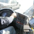 U gradskom prevozu plata 120.000, a može i 1.500 evra! Prava je potraga za vozačima u Srbiji, uslov dozvola i punoletstvo…