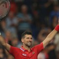 Novak uzeo novi reket u ruke, pa poručio još koliko će igrati!