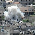 U izraelskom napadu na grad Rafu poginulo šestoro dece i troje odraslih