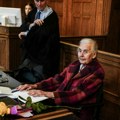 "Aušvic je bio radni a ne logor smrti": Nemački sud osudio ženu (95) na 16 meseci zatvora zbog negiranja Holokausta