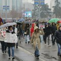 Studenti blokirali raskrsnice u Srbiji i pozivali na generalni štrajk - povređena studentkinja u Beogradu; Uhapšen vozač…