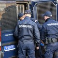Brutalno pretukao partnerku, pa joj uperio pištolj u glavu! Oglasio se MUP Žandarm (48) uhapšen i udaljen iz policije