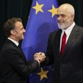 Makron pozvao da se investira u Albaniju koju 2027. vidi u EU