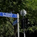 Gradonačelnik Beograda šapić: U toku je postavljanje stubova sa imenima ulica na ćirilici i engleskom jeziku, a uskoro…