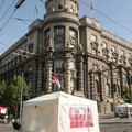 Protest neformalne grupe zaposlenih na univerzitetu nastavljen ispred Vlade Srbije