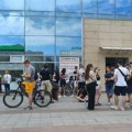 Studenti i građani protestovali ispred Novosadskog sajma gde je Pravni fakultet organizova polaganje ispita
