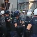 VIDEO: Sukob na blokadi ispred suda u Novom Pazaru, intervenisala policija