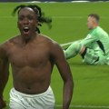 (VIDEO) Šok na stadionu Bešiktaša – sve palo u vodu za dva minuta