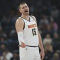 VIDEO Pre Jokića je ovo viđeno samo jednom u istoriji NBA lige: Radio šta je hteo, a sada to naplatio zlatnim mestom