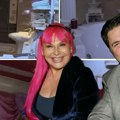 Zorica i Kemiš imaju dve WC šolje, zajedno idu u toalet! Ovo je njihov dom: Na krevetu baldahin i svila sa...